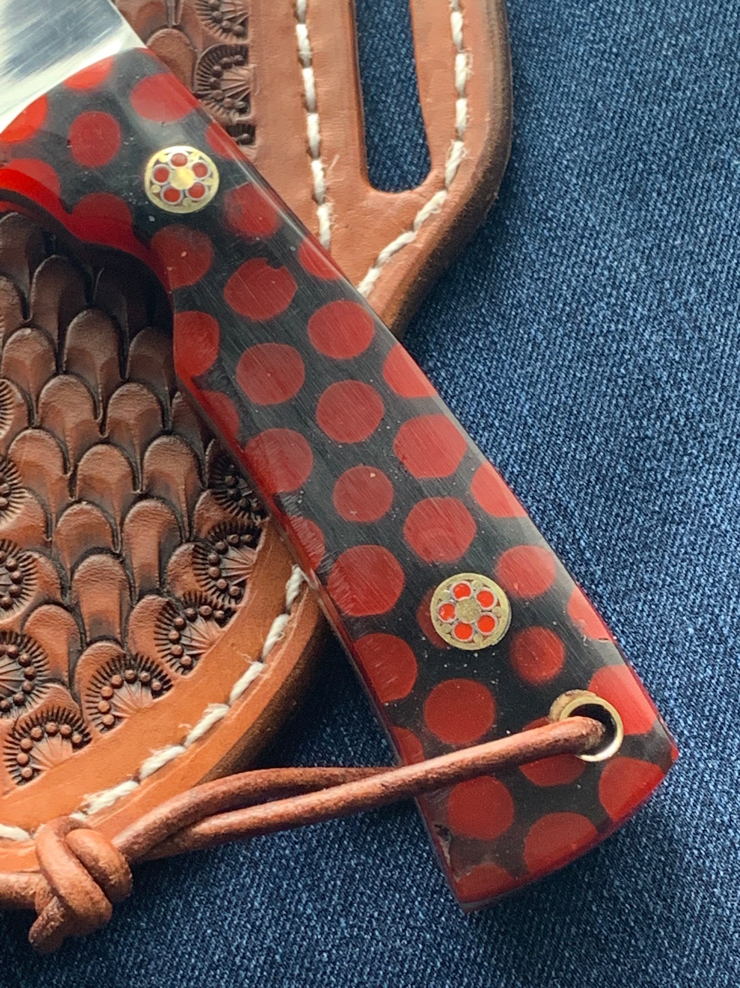 FX-023 Red Honeycomb Hunting Knife w/D2 Steel Blade