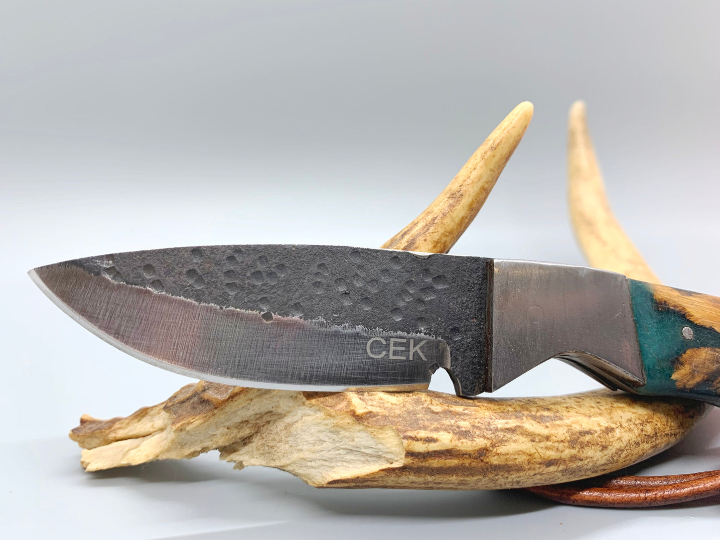 FX-066 Cholla Cactus Handle w/ hammered 440c blade