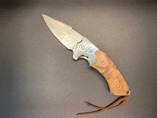FD-040 Burlwood Maple handle w/52100 Damascus Fold blade