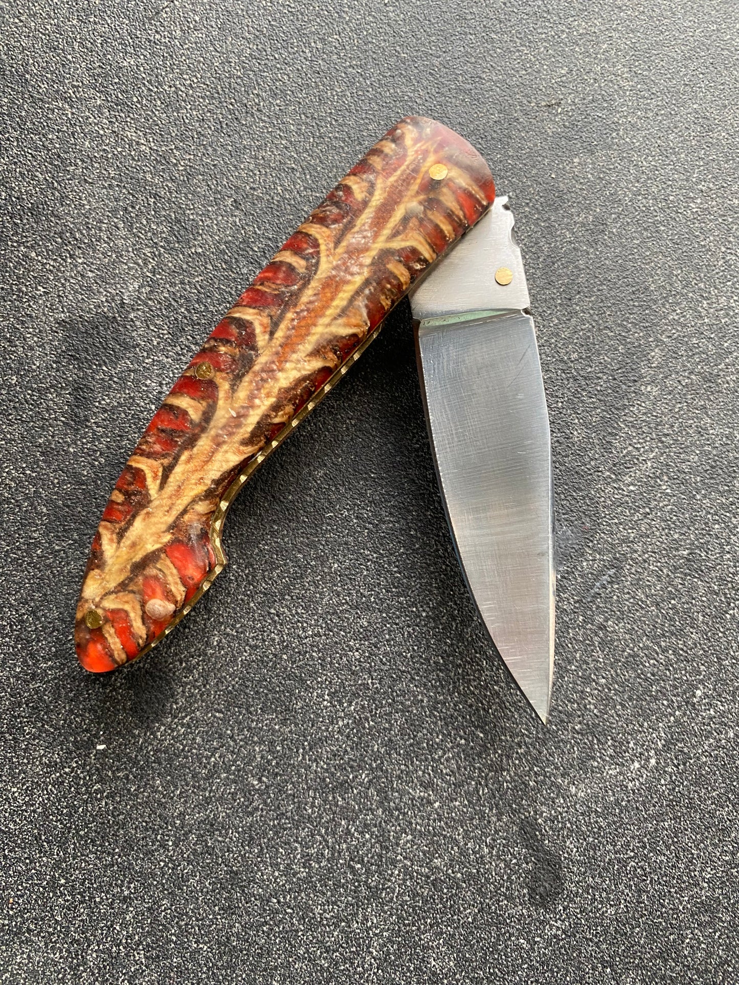 FD-1056 Pine Cone Handle 440c steel  pocket knife / red
