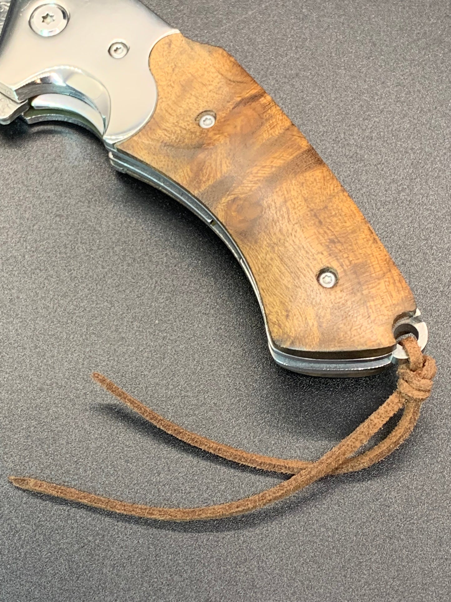 FD-040 Burlwood Maple handle w/52100 Damascus Fold blade