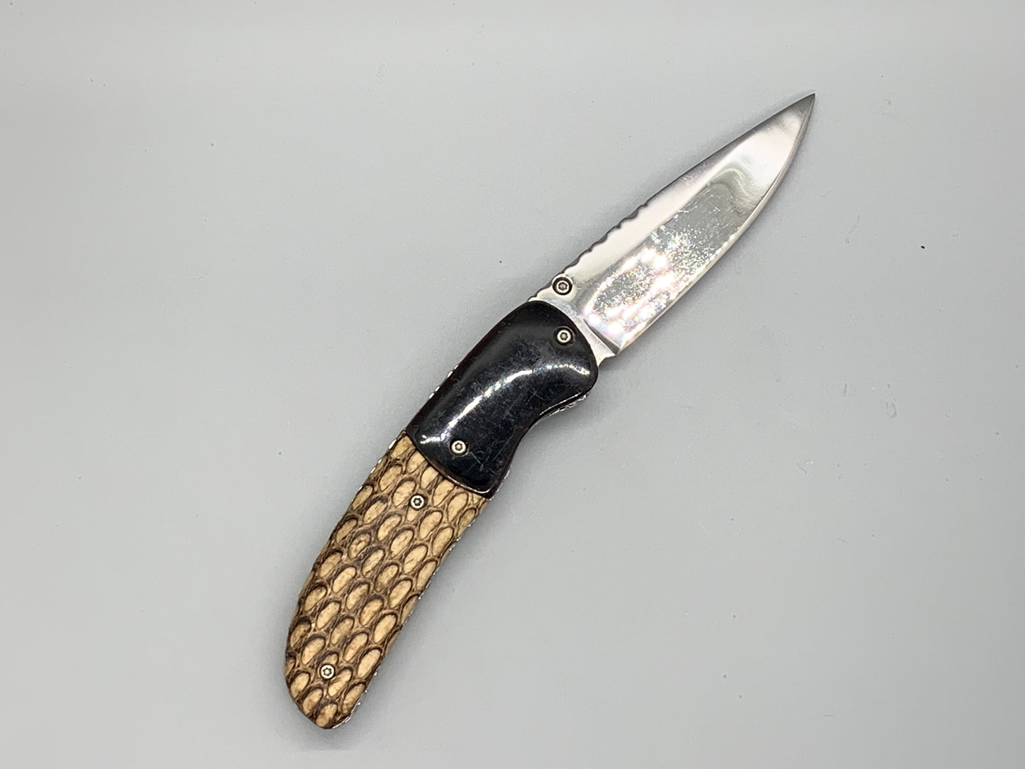 FD-059 Snake Skin Handle and Bull Horn Bolster Pocket Knife