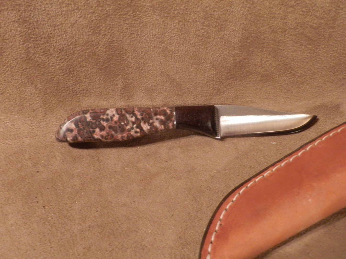 FX-046 LEOPARD JASPER & ROSEWWOD UTILITY/HUNTING KNIFE