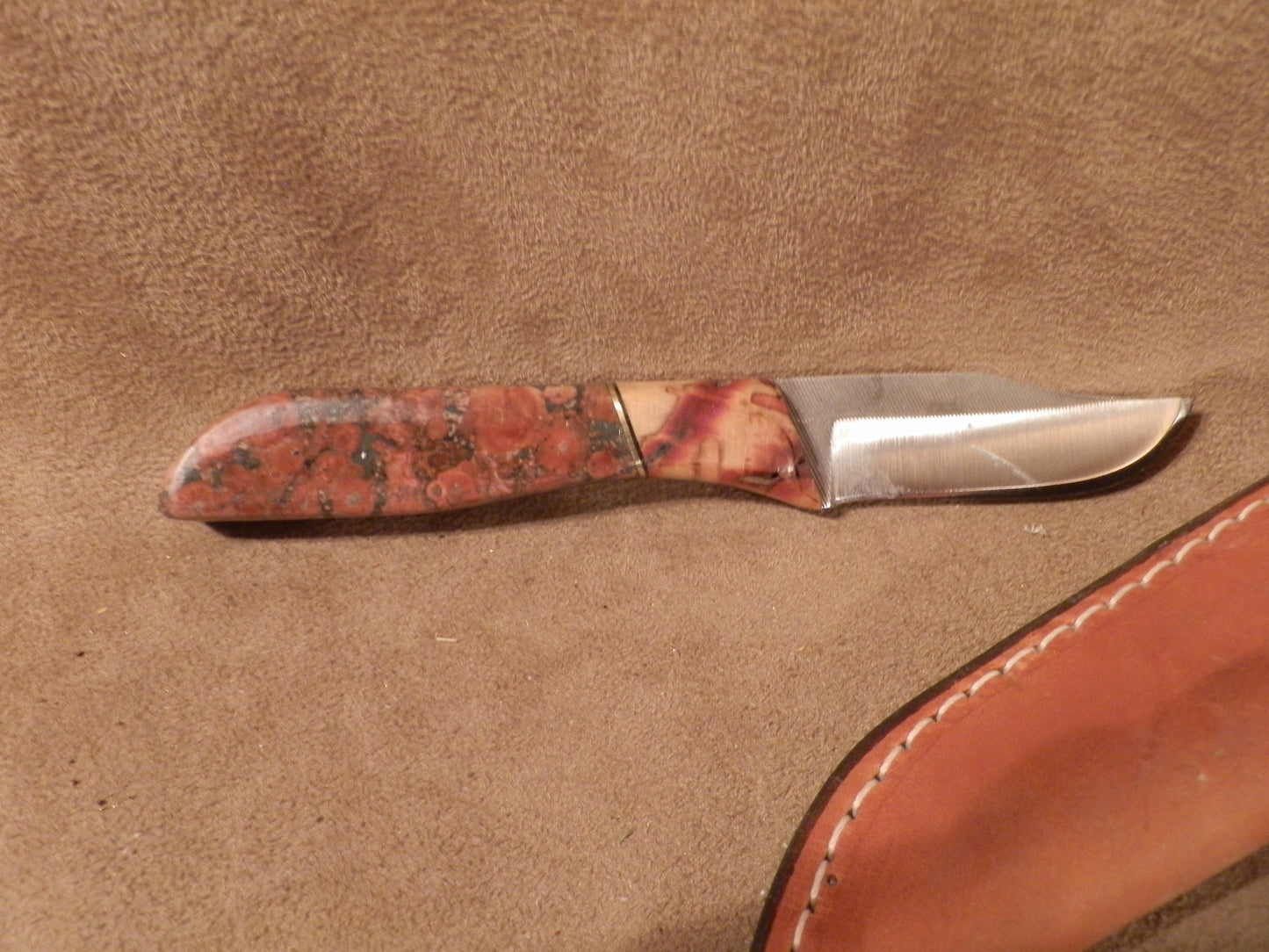 FX-049 RED POPPY JASPER STEEL FILE HUNTING KNIFE