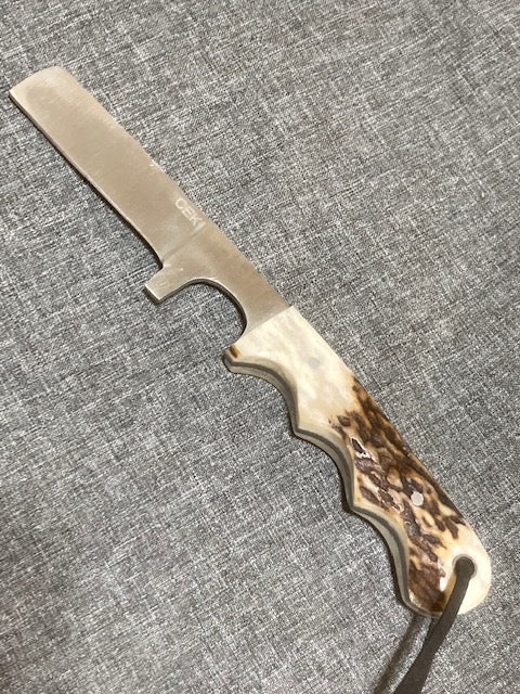 FX-001 Axis Antler handle Razor/Castrating Knife / Bull Cutter
