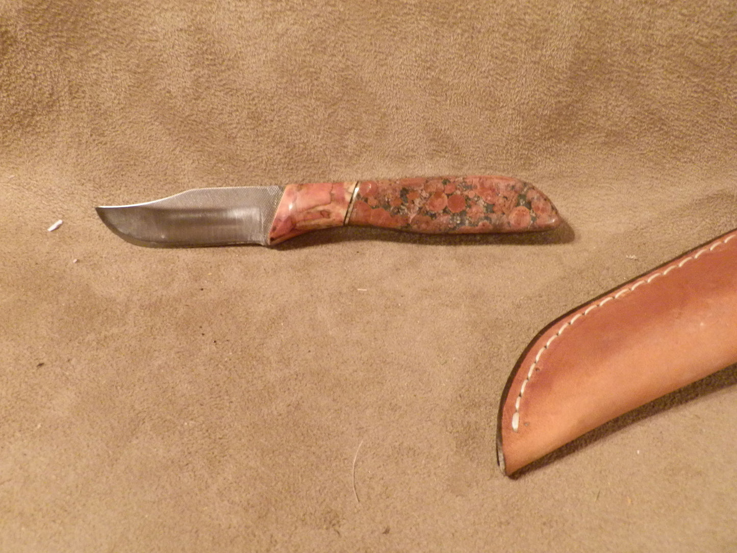 FX-049 RED POPPY JASPER STEEL FILE HUNTING KNIFE