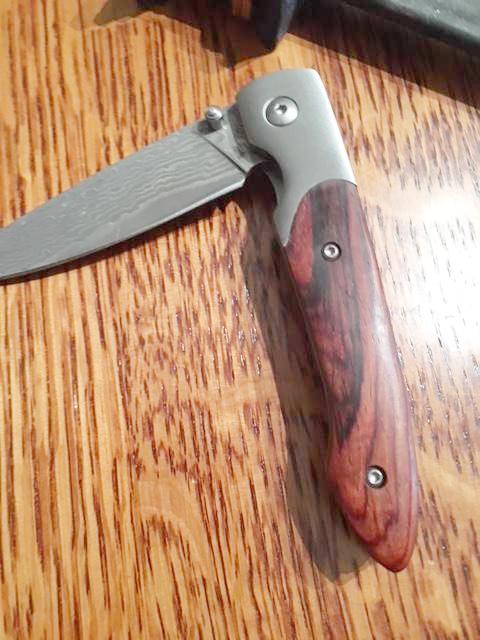 FD-046 Mesquite Handle Folding Knife w/ pocket clip